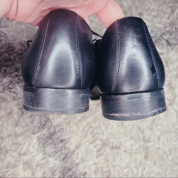 Banana Republic Black Leather Laceup Derby Shoe - Picture 4 of 7